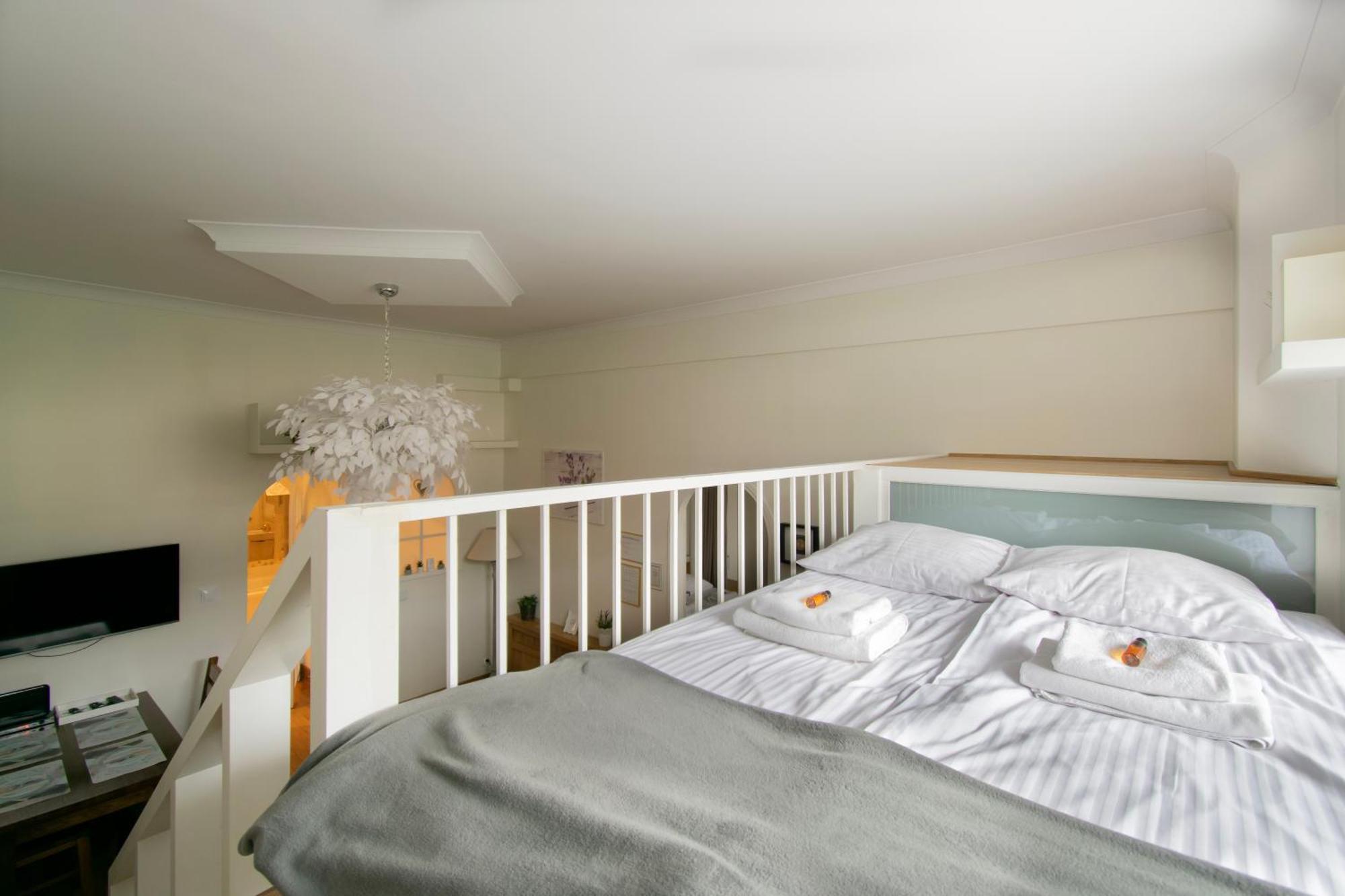 Stylish 2 Bedroom Apartment Morsztynowska Street คราคูฟ ภายนอก รูปภาพ