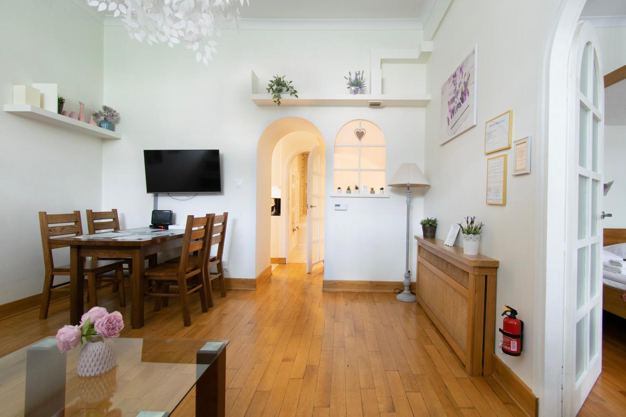 Stylish 2 Bedroom Apartment Morsztynowska Street คราคูฟ ภายนอก รูปภาพ